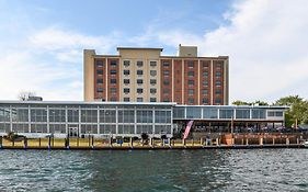 Niagara Riverside Resort; BW Premier Collection